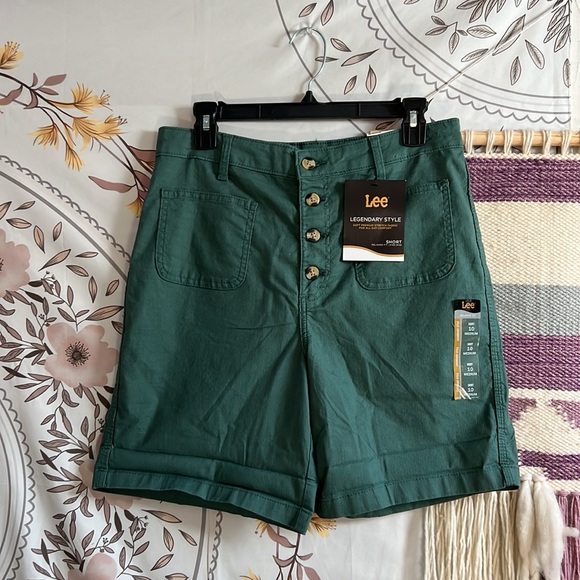 NWT Lee green shorts - Picture 2 of 5